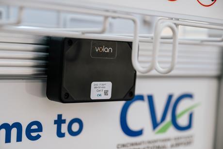 VolanTrackingDevice.LuggageCart.Closeup