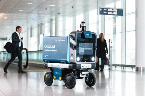 Ottonomy_Robot_@_Terminal2
