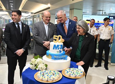 MIA 50+ mil cake - Mayor