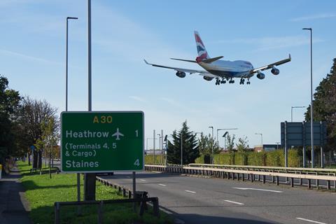 British,Airways,Boeing,747,Landing,At,London's,Heathrow,Airport,Over