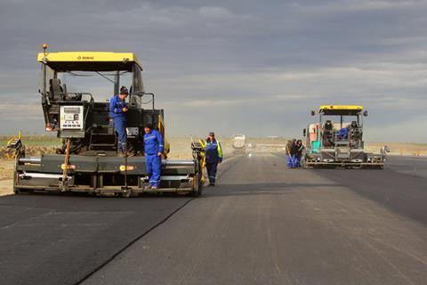 Tulcea,,Romania,-,November,08:,Tracked,Pavers,Laying,Fresh,Asphalt