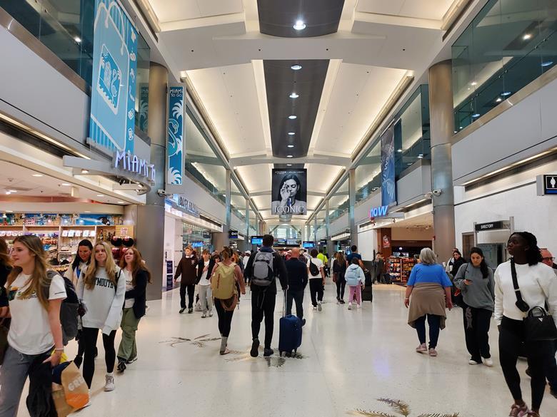 Man stabs woman at Miami International Airport (MIA) | News ...